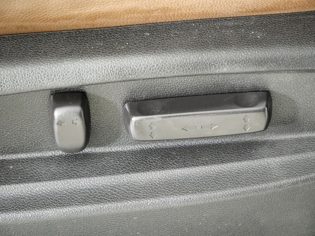 Thumbnail: 2017 Acura MDX - 23