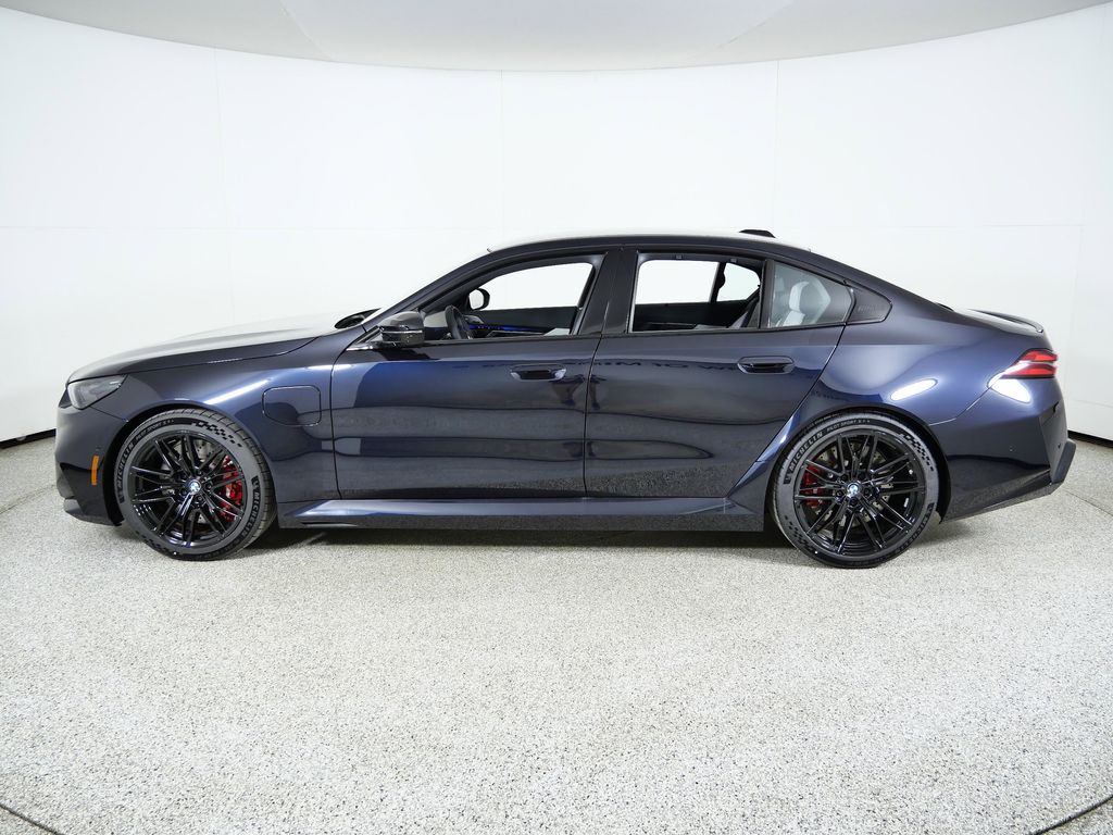 Thumbnail: 2026 BMW M5 - 14