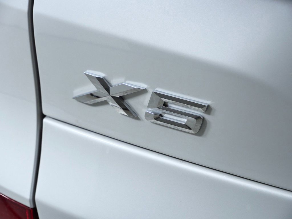 Thumbnail: 2026 BMW X5 - 13