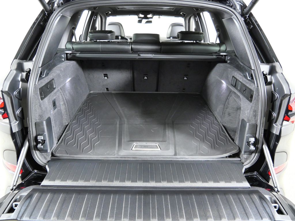 Thumbnail: 2026 BMW X5 - 28