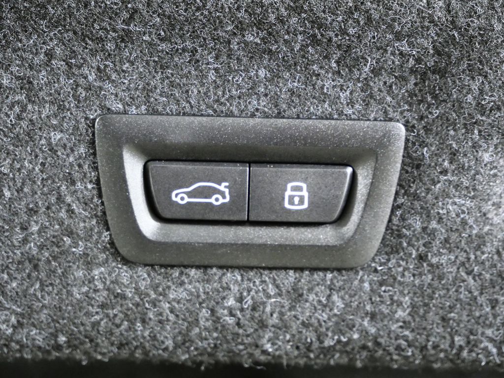 Thumbnail: 2025 BMW 4 Series - 27