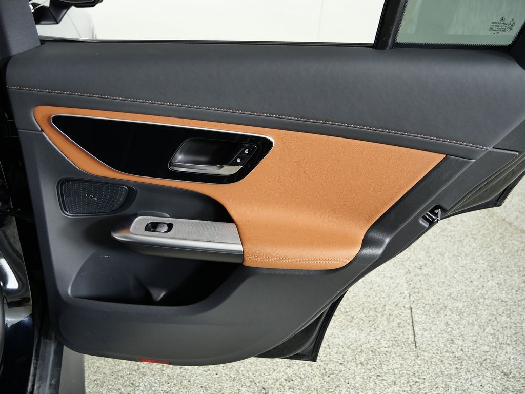 Thumbnail: 2024 Mercedes-Benz GLC - 25