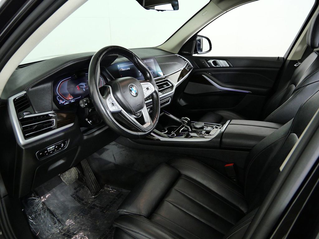 Thumbnail: 2021 BMW X7 - 37