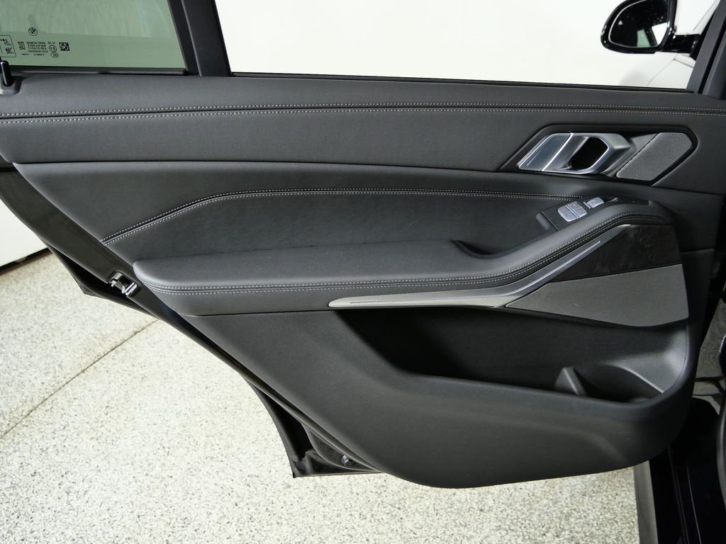 Thumbnail: 2025 BMW X7 - 38