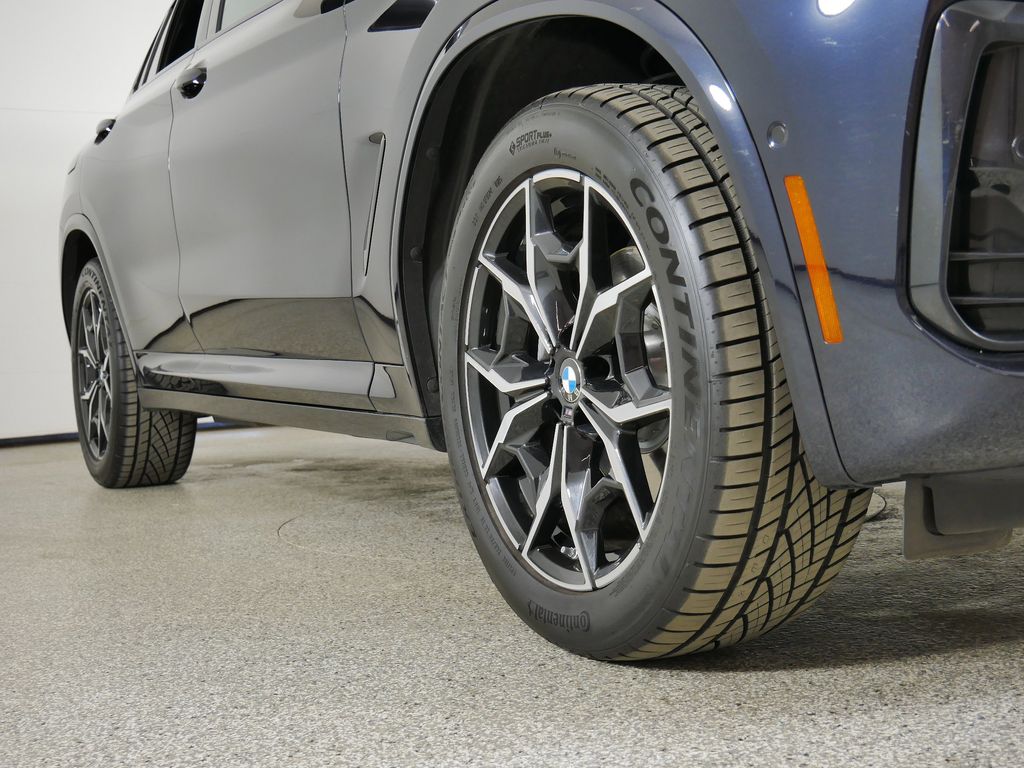 Thumbnail: 2023 BMW X4 - 8