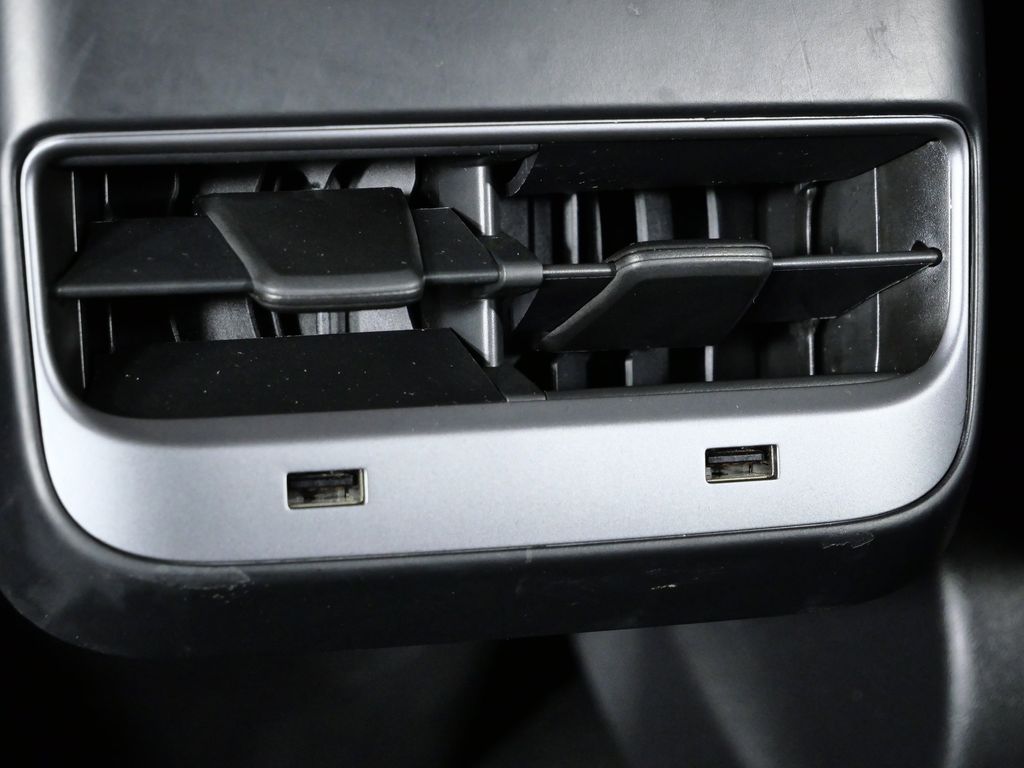 Thumbnail: 2018 Tesla Model 3 - 32