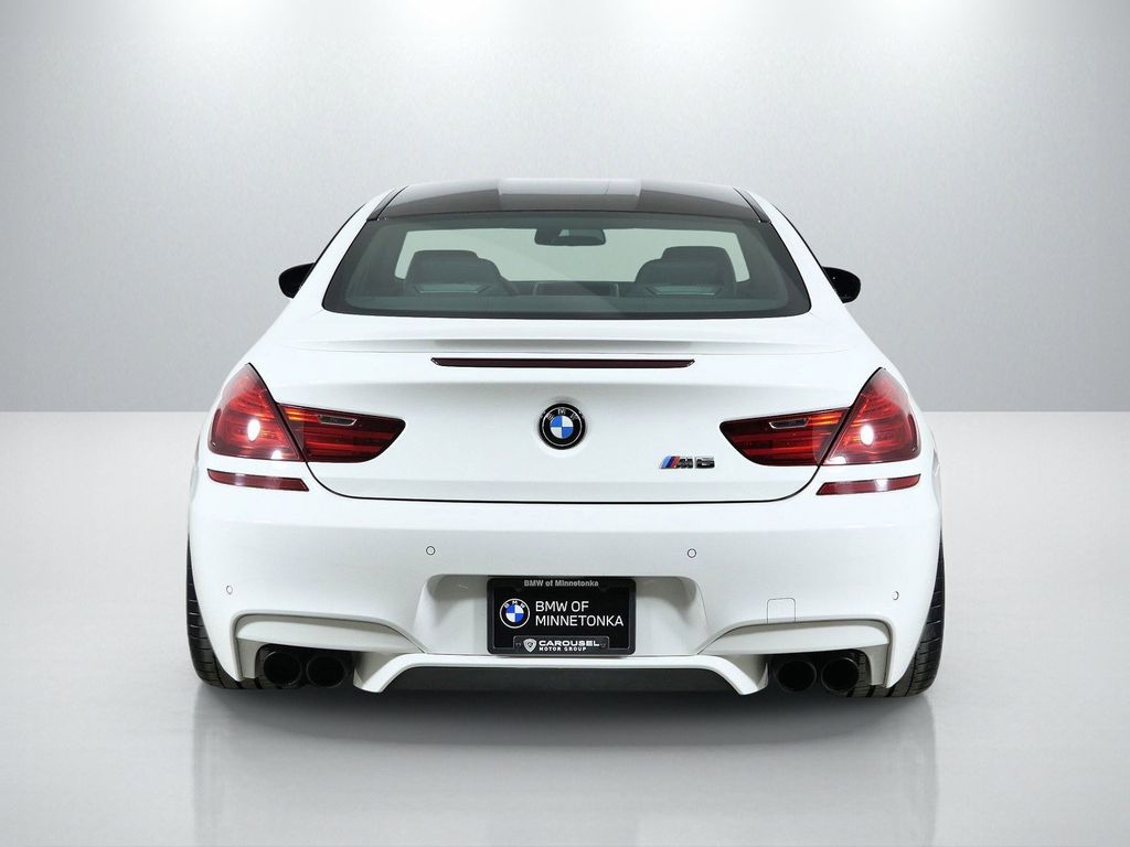 Thumbnail: 2015 BMW M6 - 11
