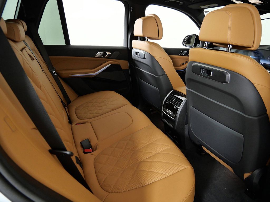 Thumbnail: 2026 BMW X5 - 26
