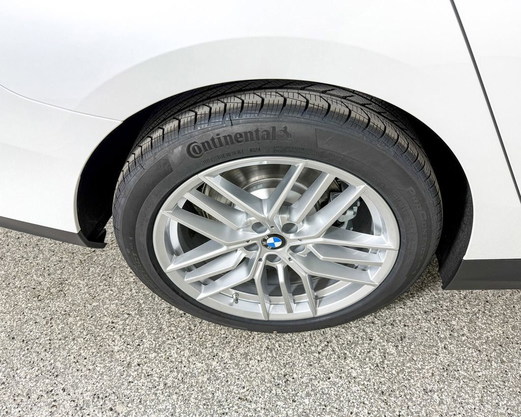 Thumbnail: 2025 BMW 5 Series - 20