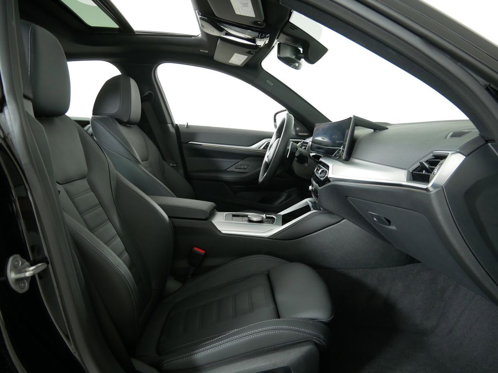 Thumbnail: 2024 BMW 4 Series - 24