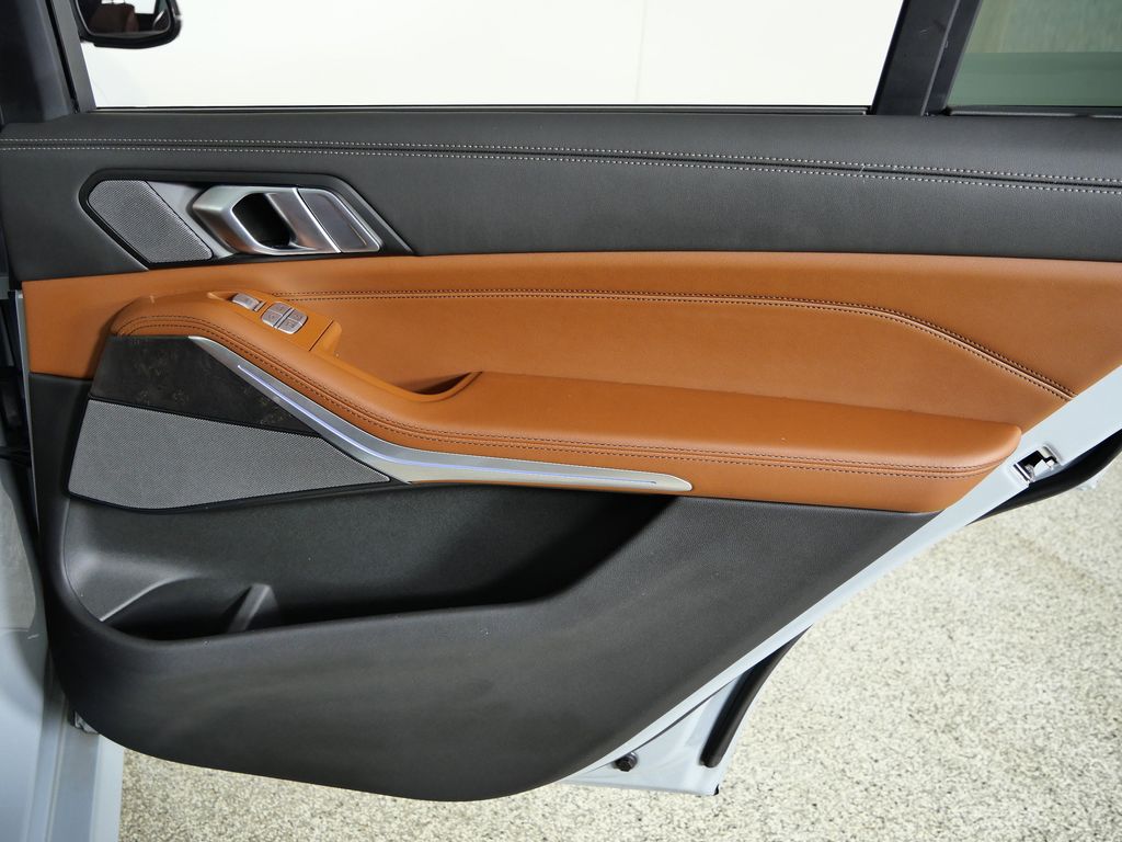 Thumbnail: 2025 BMW X7 - 26