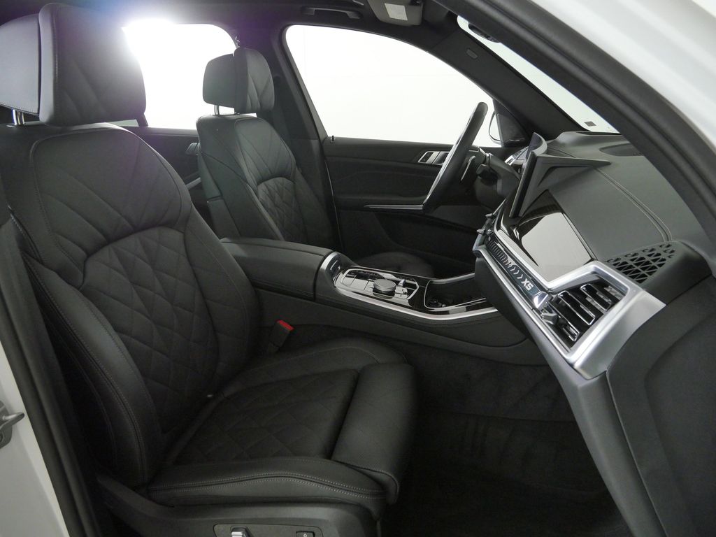 Thumbnail: 2026 BMW X5 - 21