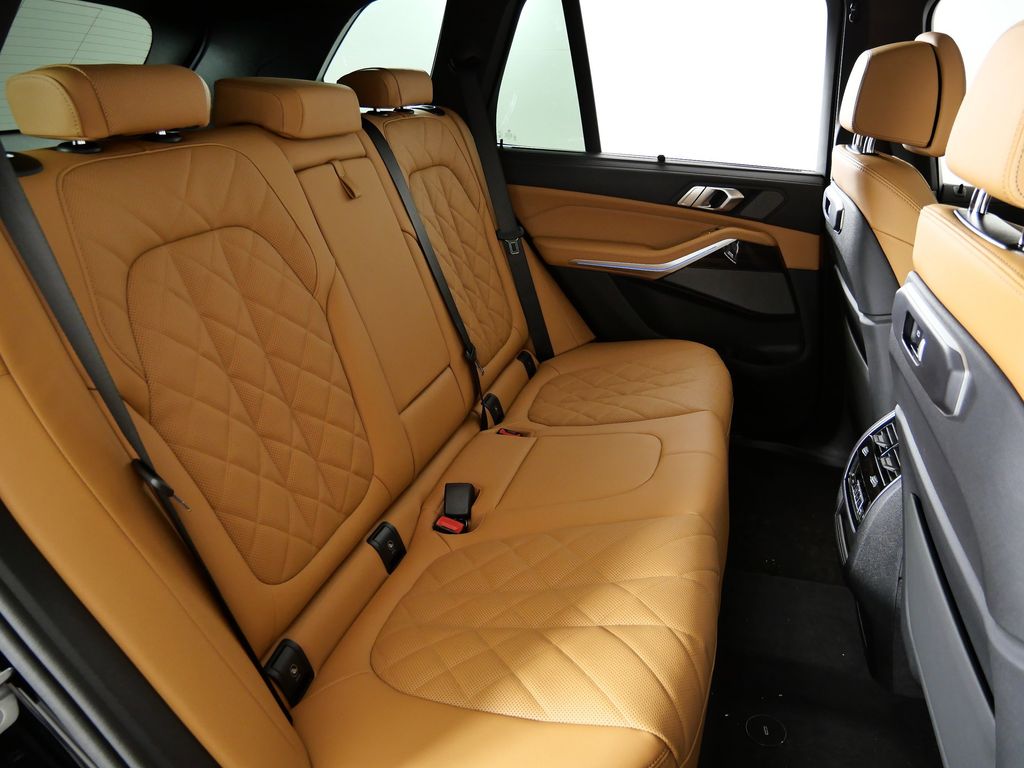 Thumbnail: 2026 BMW X5 - 27