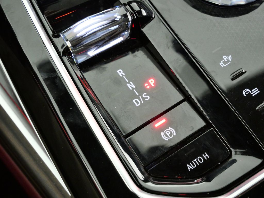 Thumbnail: 2025 BMW 7 Series - 48