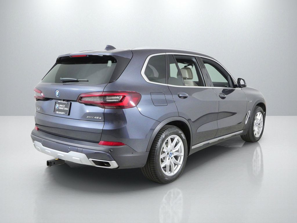 Thumbnail: 2022 BMW X5 - 10