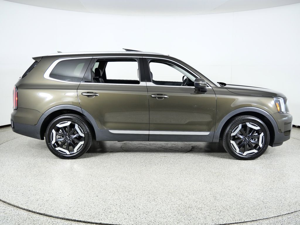 Thumbnail: 2023 Kia Telluride - 9