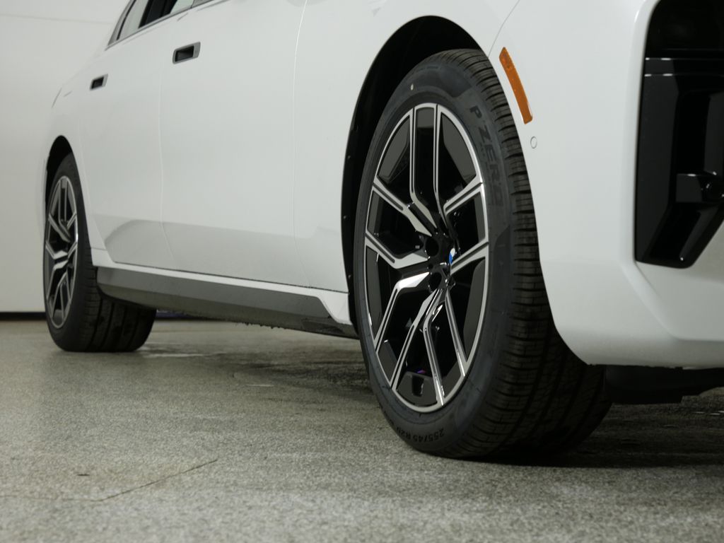 Thumbnail: 2025 BMW 7 Series - 5