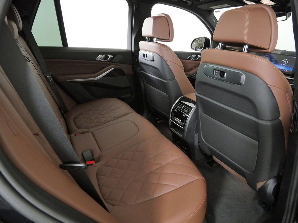 Thumbnail: 2026 BMW X5 - 26