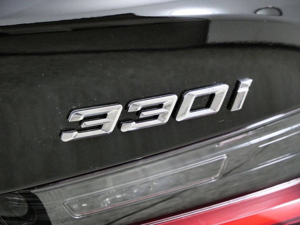 Thumbnail: 2026 BMW 3 Series - 12