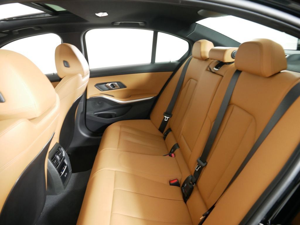 Thumbnail: 2025 BMW 3 Series - 34