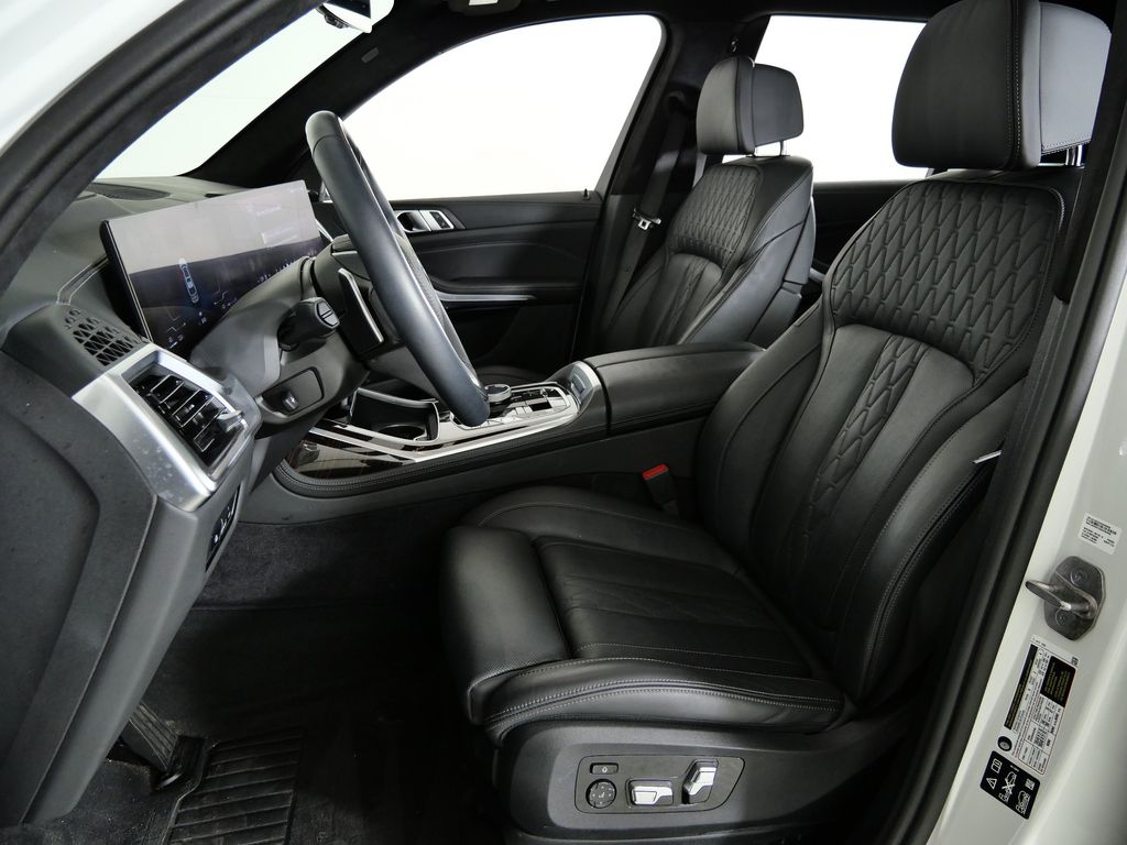 Thumbnail: 2024 BMW X7 - 41
