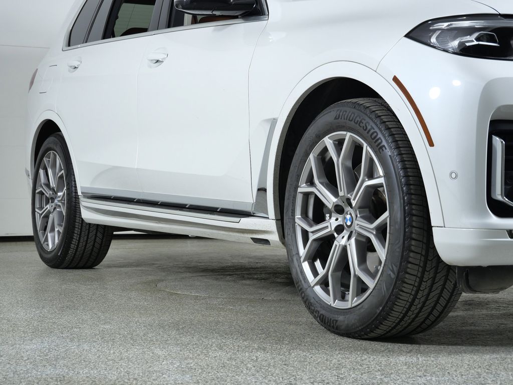 Thumbnail: 2022 BMW X7 - 8