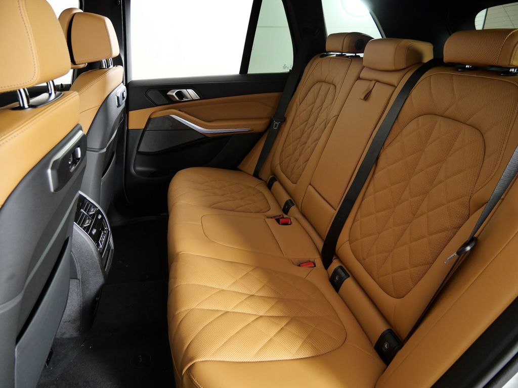 Thumbnail: 2026 BMW X5 - 33