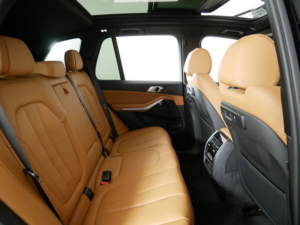 Thumbnail: 2021 BMW X5 - 29