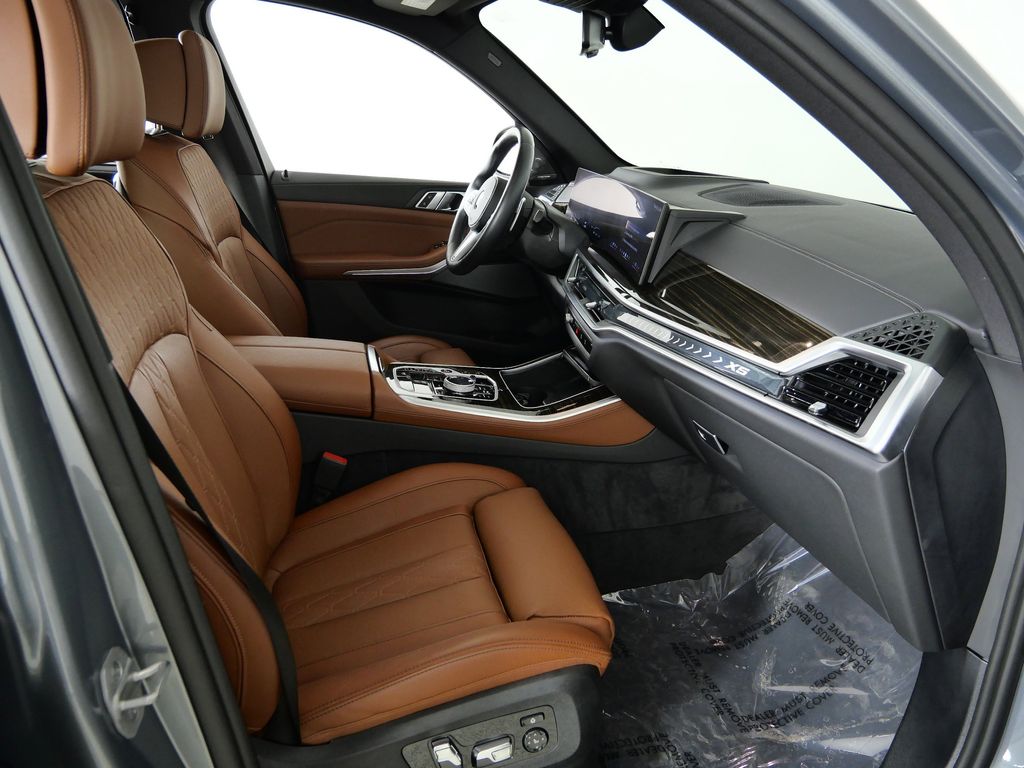 Thumbnail: 2025 BMW X5 - 24