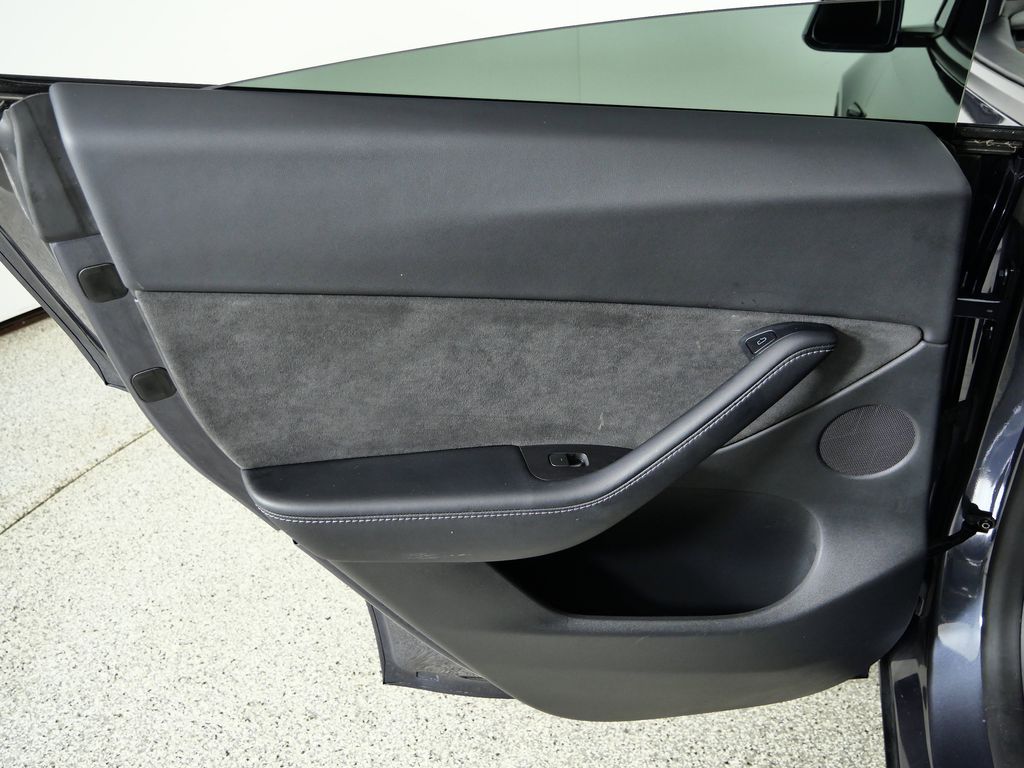 Thumbnail: 2022 Tesla Model Y - 31