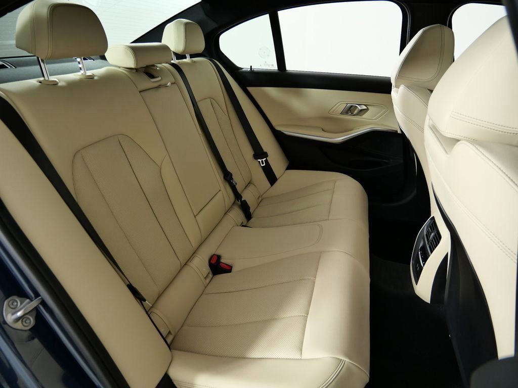 Thumbnail: 2026 BMW 3 Series - 27