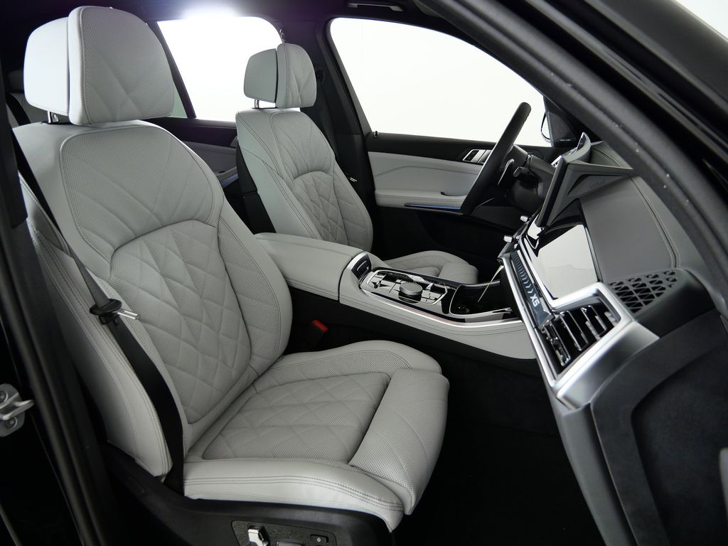 Thumbnail: 2026 BMW X5 - 21