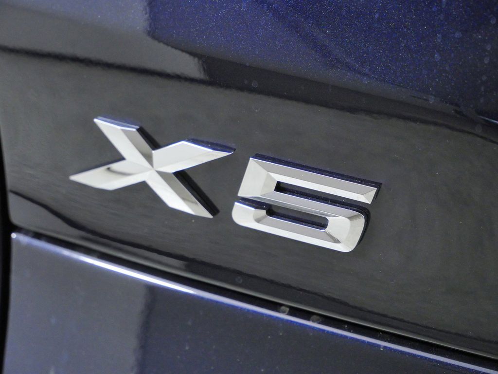Thumbnail: 2026 BMW X5 - 13