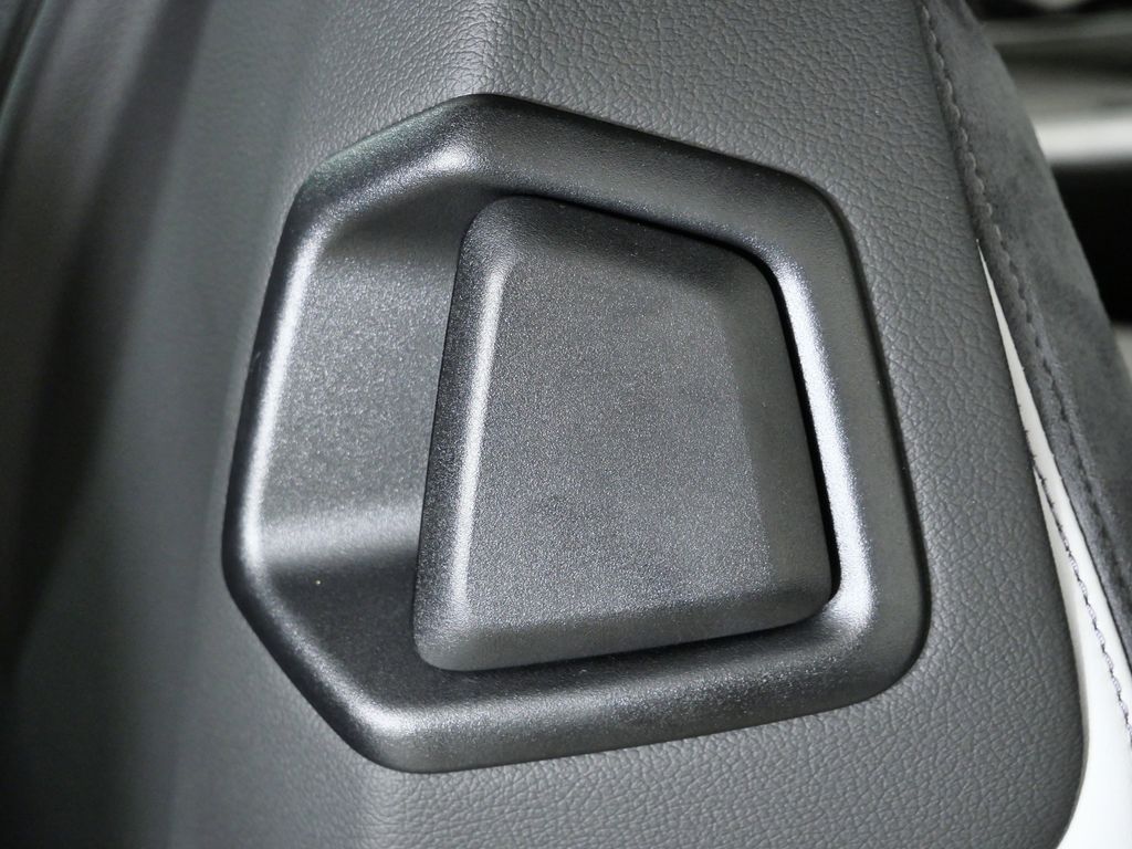 Thumbnail: 2026 BMW M4 - 24