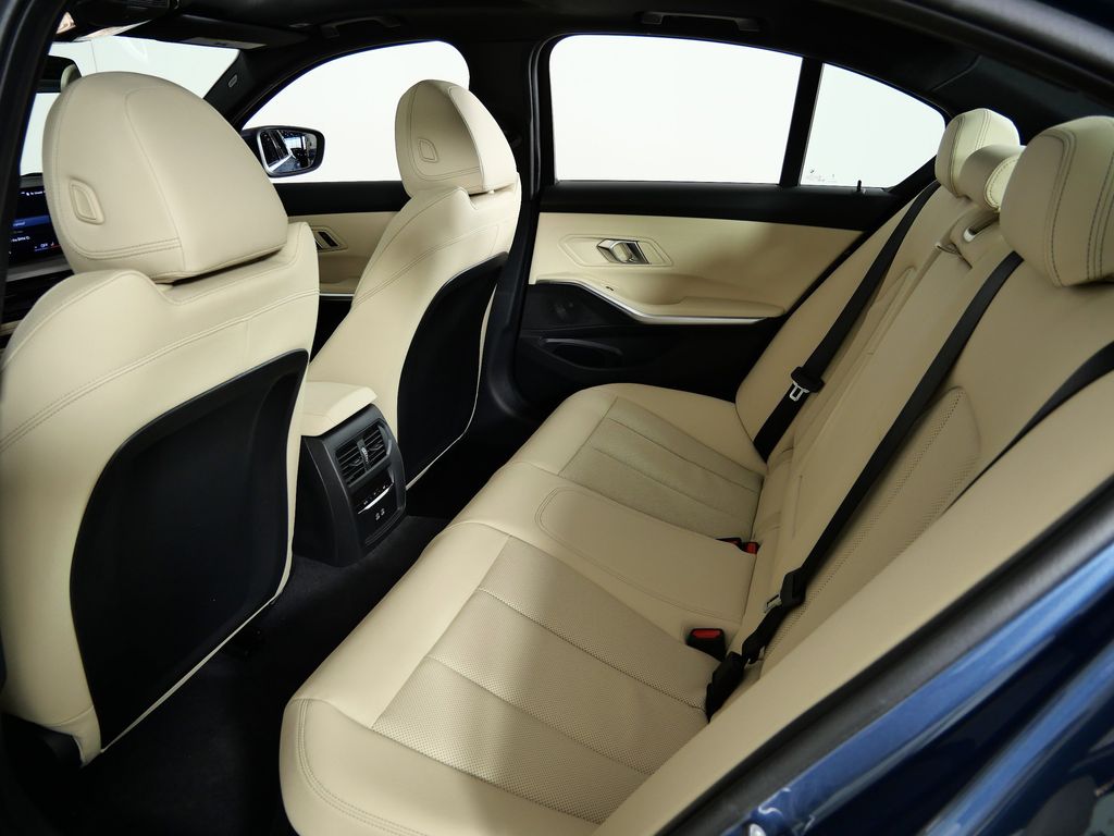 Thumbnail: 2026 BMW 3 Series - 30