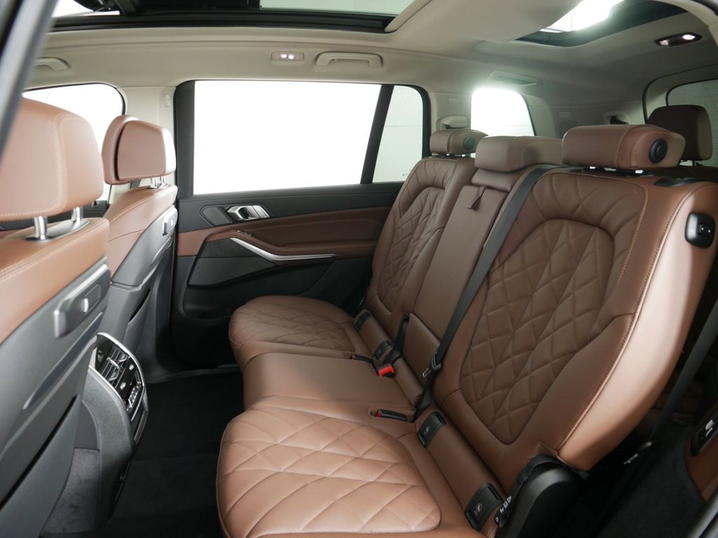 2025 BMW X7 xDrive40i 31