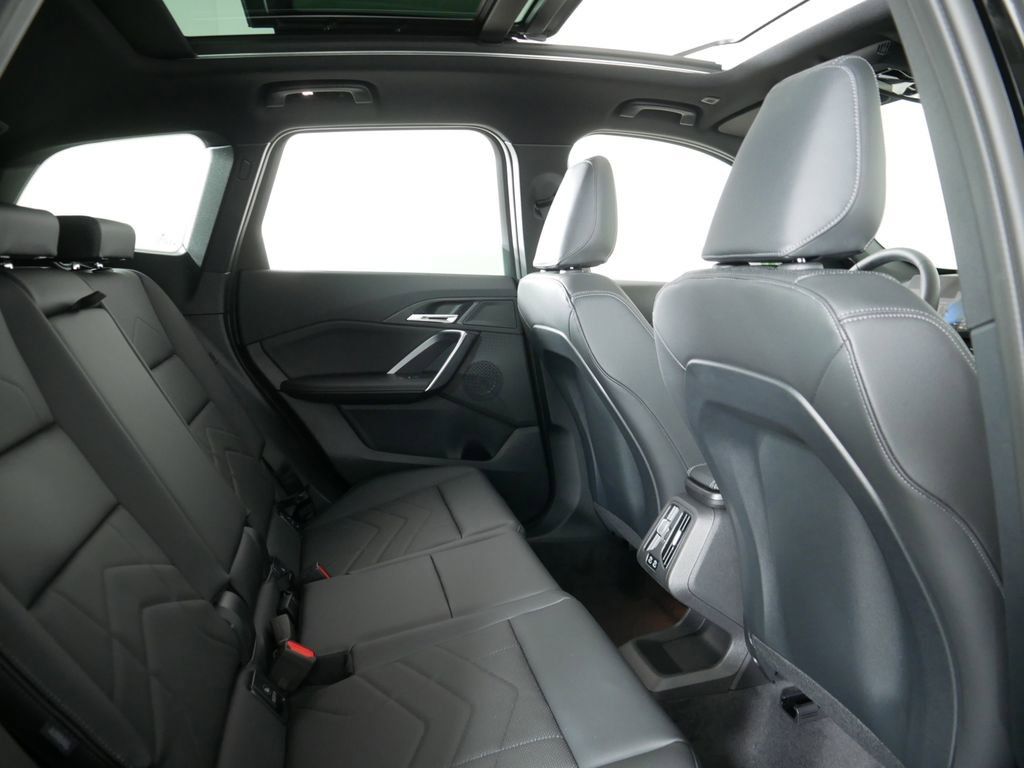 Thumbnail: 2025 BMW X1 - 25