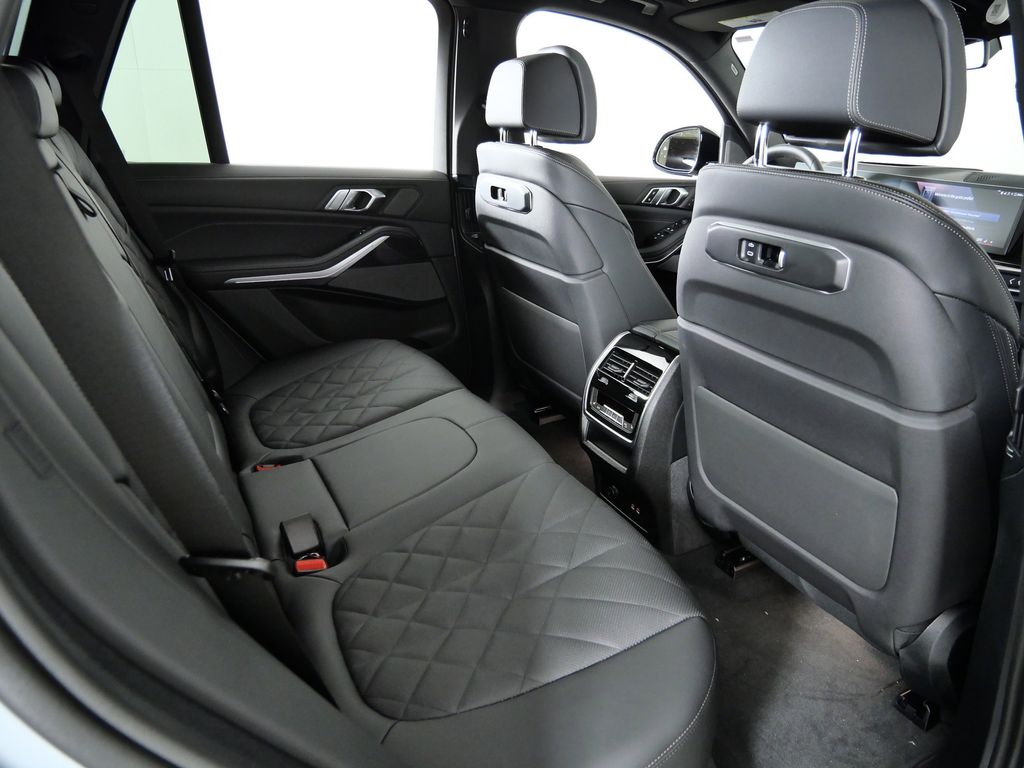 Thumbnail: 2026 BMW X5 - 26