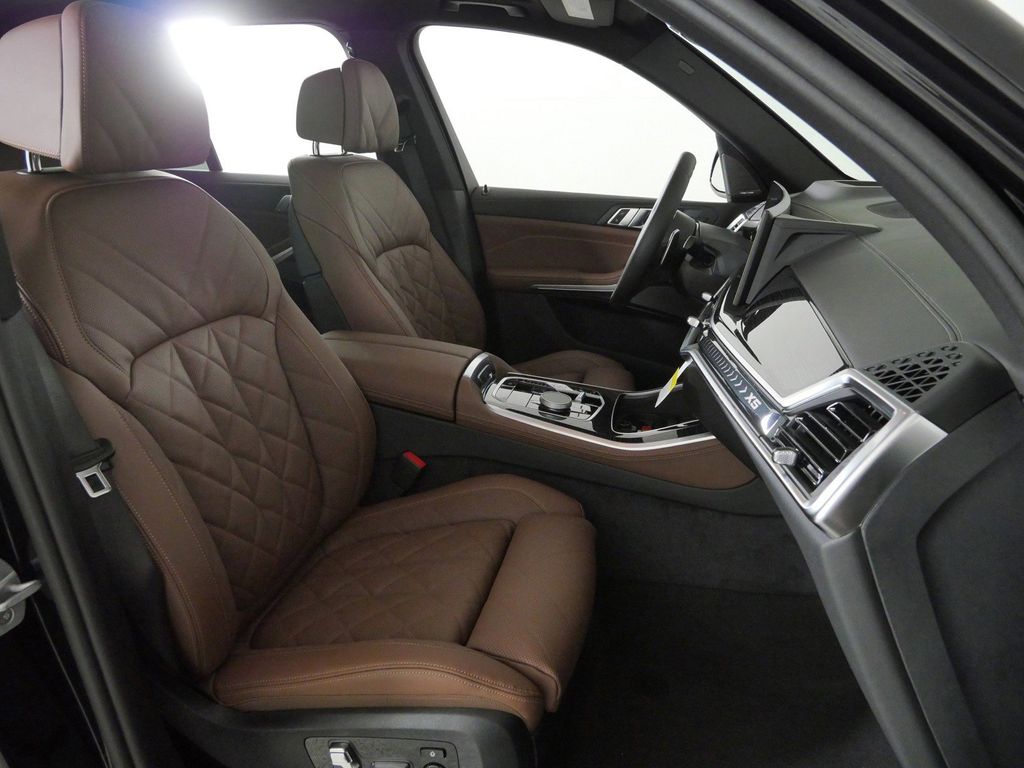 Thumbnail: 2026 BMW X5 - 21