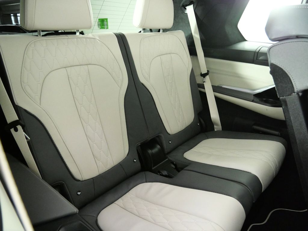 Thumbnail: 2023 BMW X7 - 34