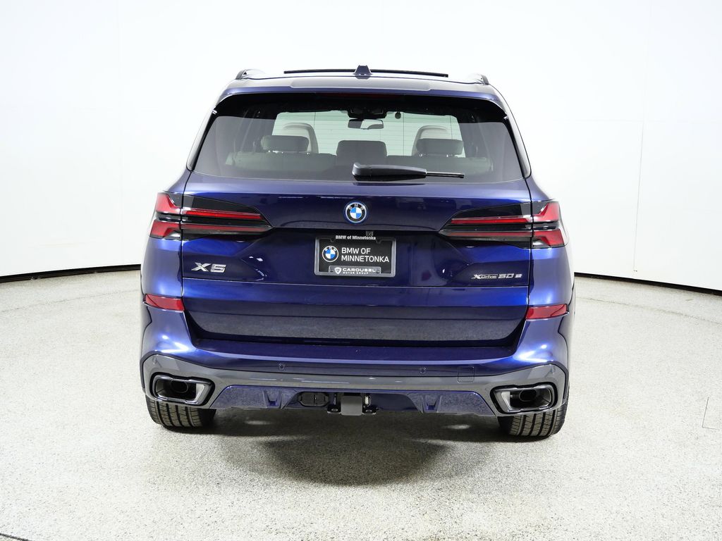 Thumbnail: 2026 BMW X5 - 10