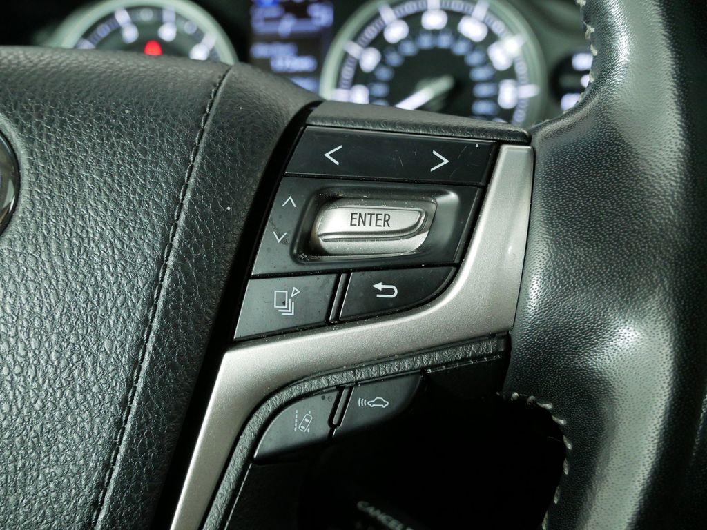Thumbnail: 2016 Toyota Land Cruiser - 39