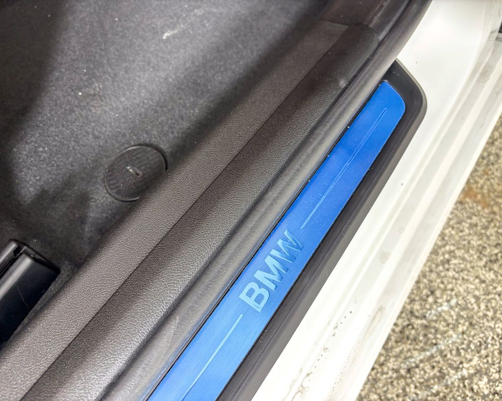 Thumbnail: 2025 BMW 3 Series - 23