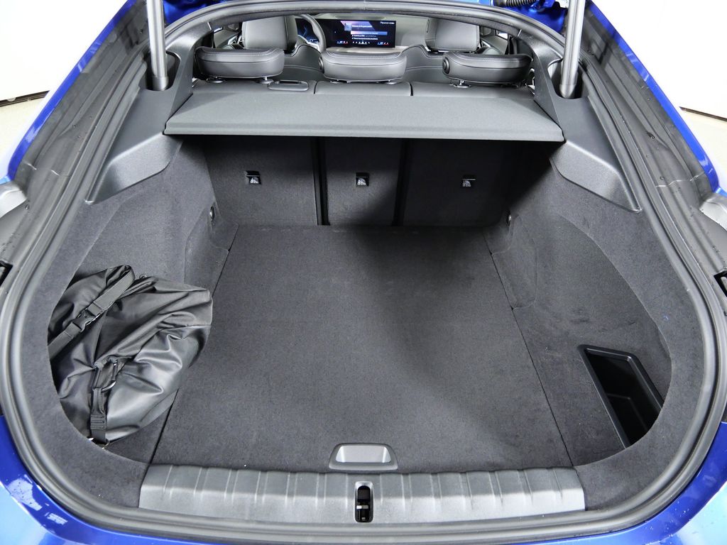 Thumbnail: 2026 BMW i4 - 27