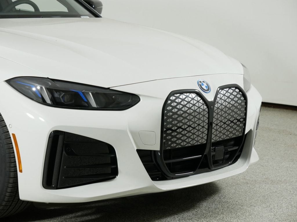 Thumbnail: 2025 BMW i4 - 5
