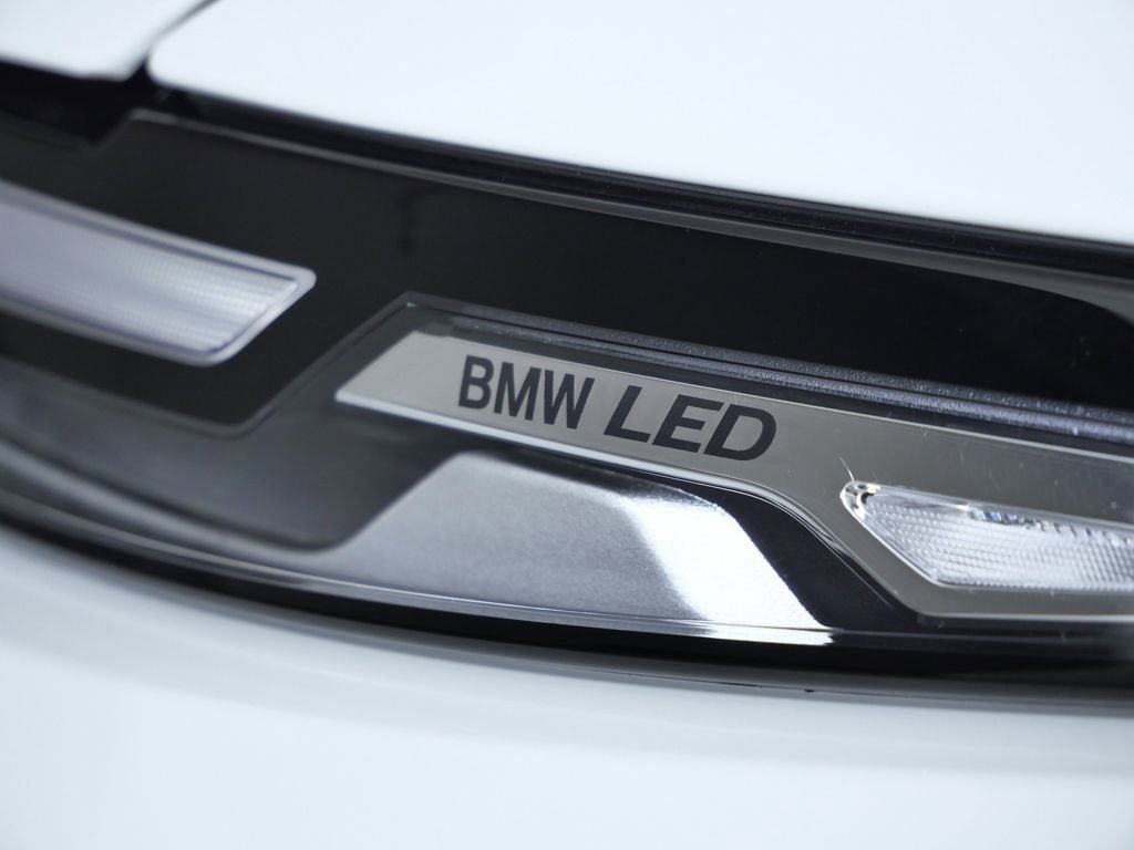 Thumbnail: 2026 BMW X7 - 6