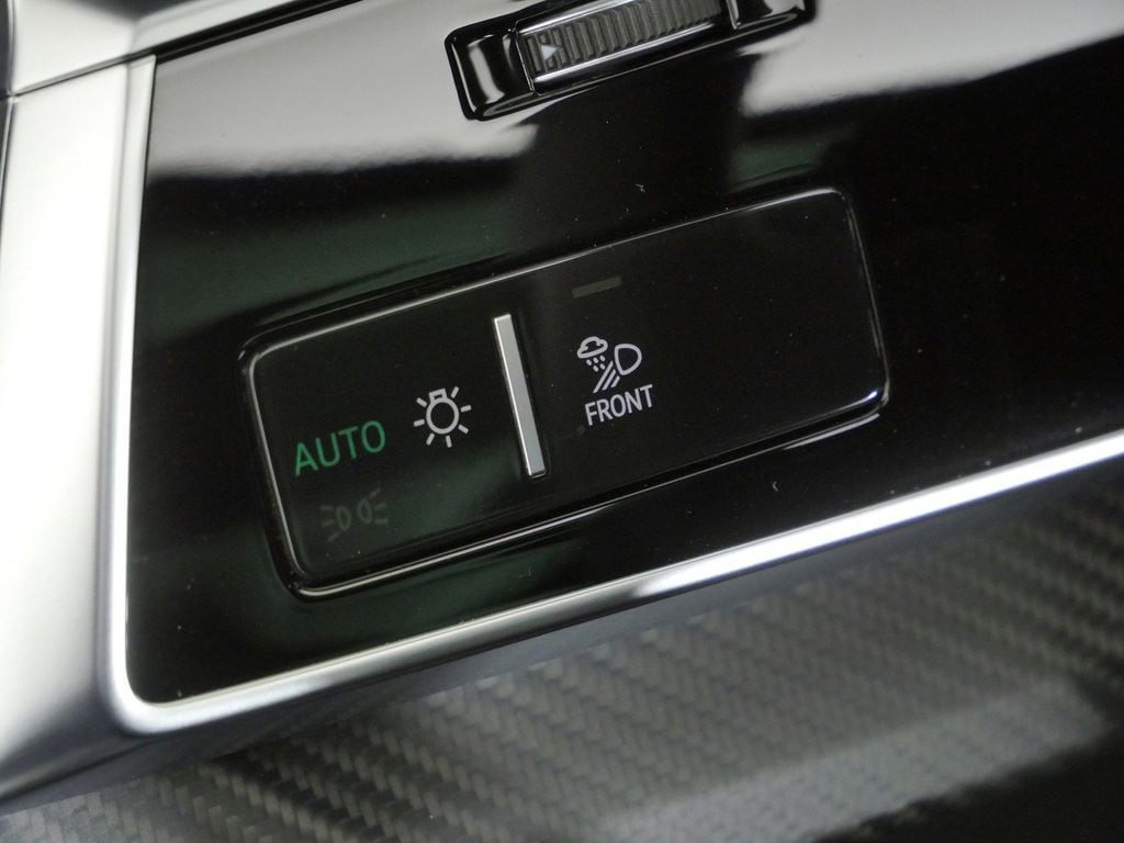 Thumbnail: 2025 Audi SQ7 - 38