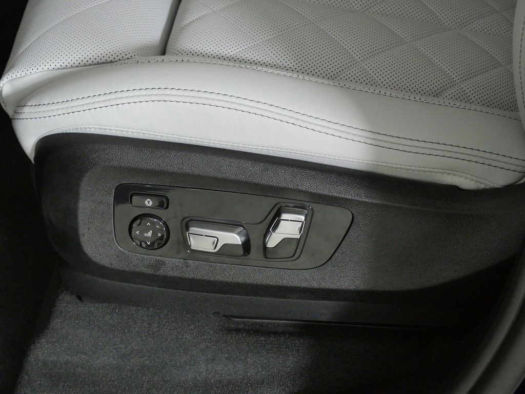 Thumbnail: 2026 BMW X5 - 39