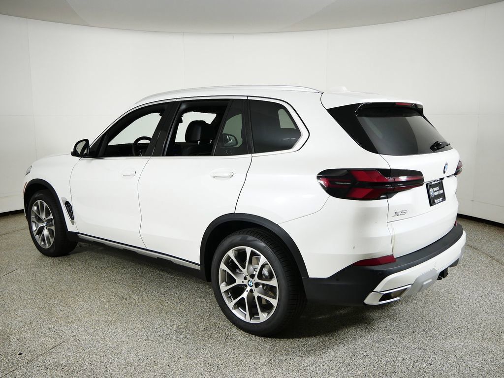Thumbnail: 2026 BMW X5 - 13