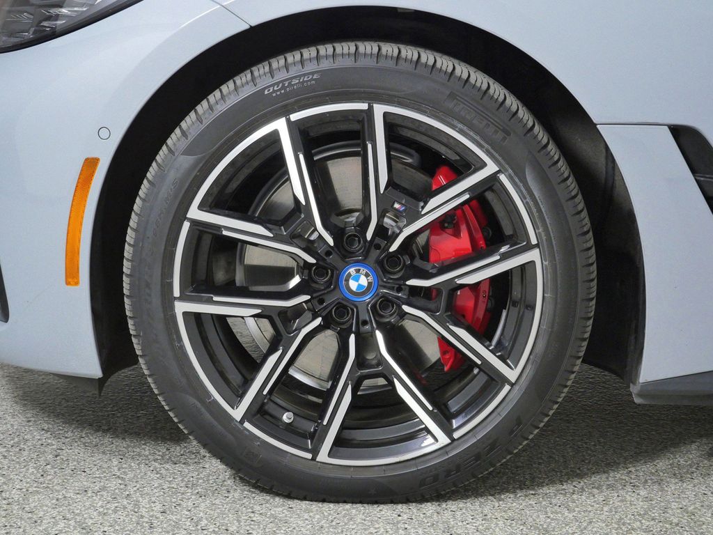 Thumbnail: 2023 BMW i4 - 21